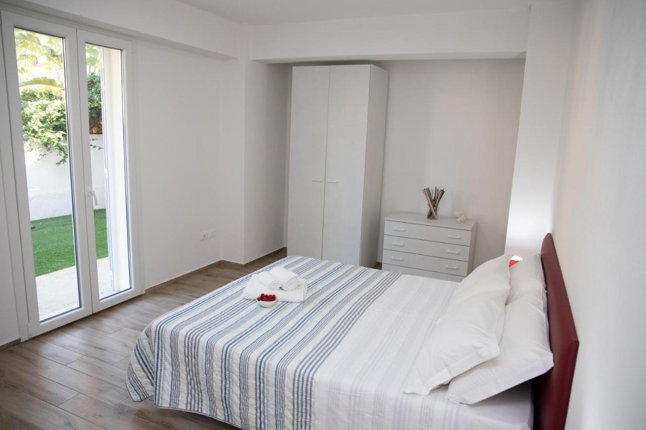Casa Malaga Appartement Marina di Ragusa Buitenkant foto